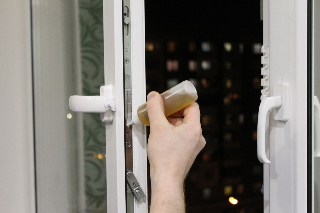 Instructions pour l'entretien des fenêtres en plastique faites-le vous-même