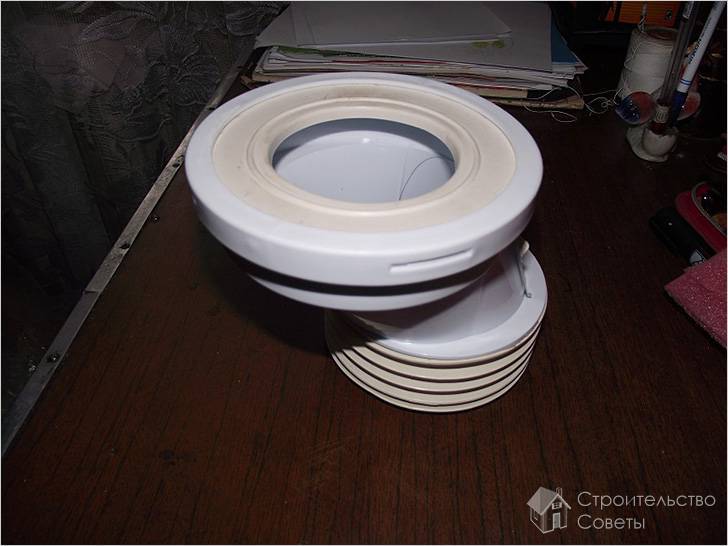 Manchette en caoutchouc pour la cuvette des toilettes (excentrique): règles d'installation et de connexion