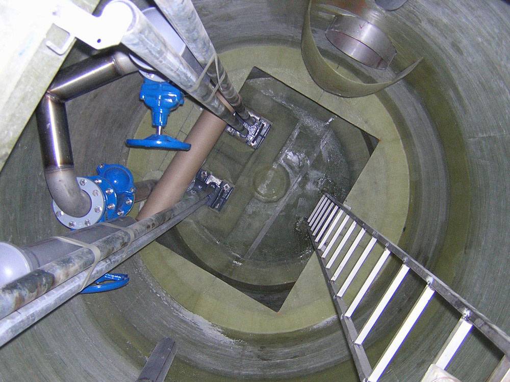 Station de pompage d'égout : éclairage sur les étagères