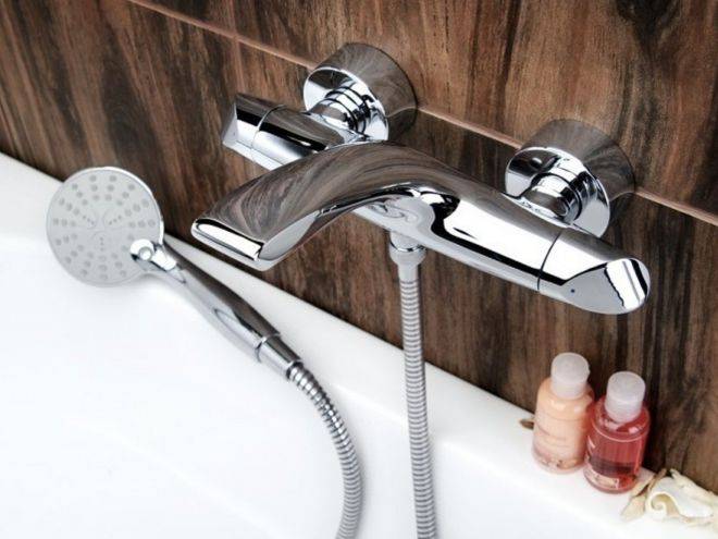 Comment choisir un robinet de salle de bain : aperçu des types et classement des meilleurs robinets