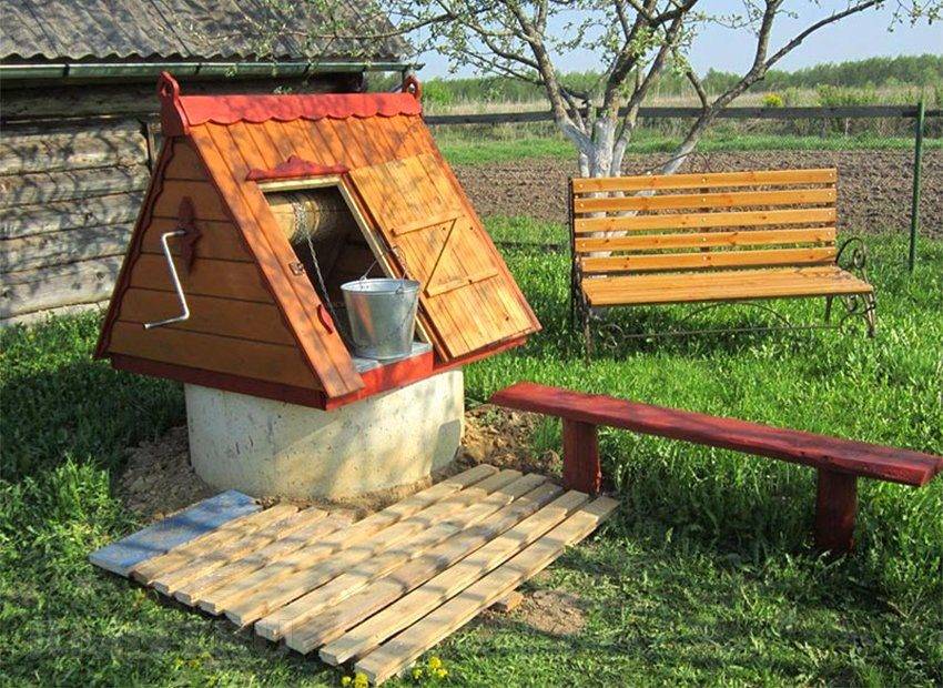 Comment construire soi-même une maison en bois pour un puits: une sélection des meilleures idées et un exemple de construction