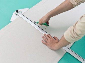 Comment faire un écran pour un bain de carreaux: des moyens d'auto-arrangement