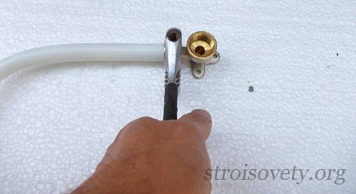 Installation à faire soi-même de tuyaux métal-plastique: technologie de connexion et exemples de câblage