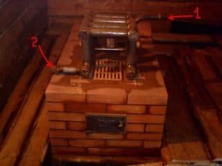 Fournaise avec circuit d'eau pour chauffage domestique