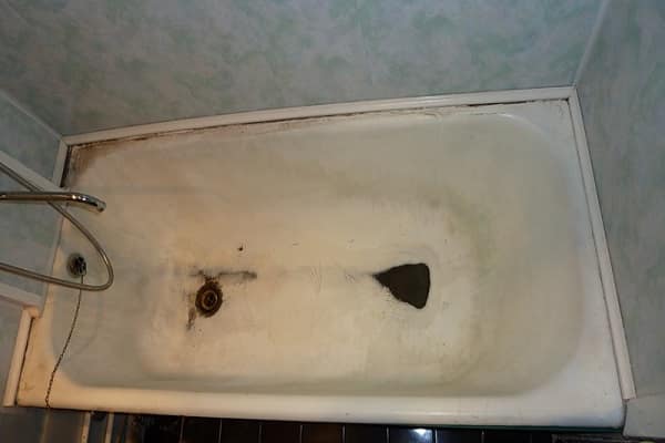 Comment mettre à jour un ancien bain en fonte: un aperçu des travaux de restauration et de réparation