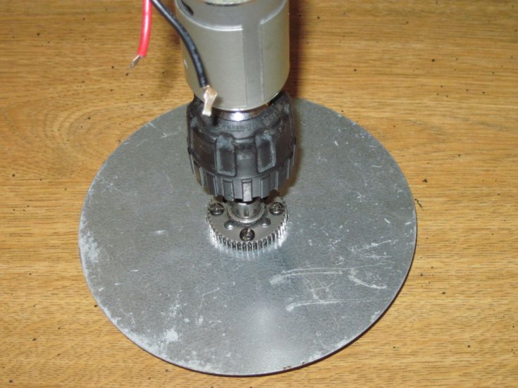 Comment fabriquer une éolienne de vos propres mains: un aperçu de la technologie d'assemblage de 2 modèles différents