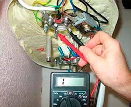 Réparation de chauffe-eau : comment remplacer soi-même un élément chauffant grillé et d'autres pièces