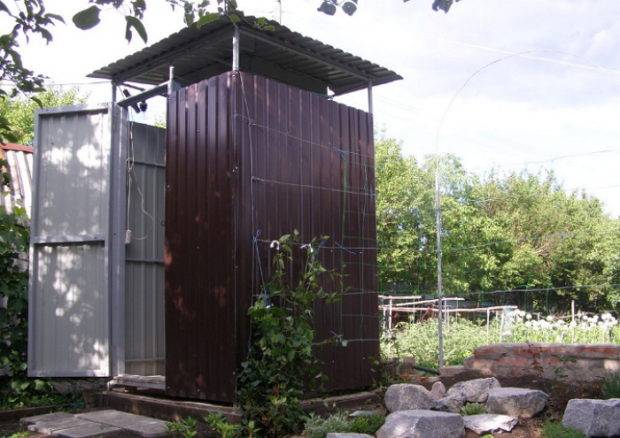 Salle de douche à faire soi-même pour une maison en bois