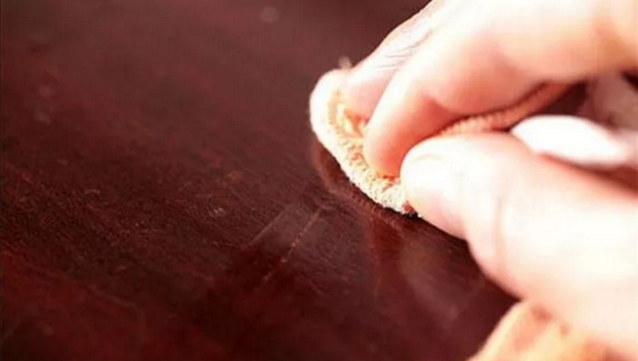 Comment enlever les rayures des meubles ? de meilleures façons