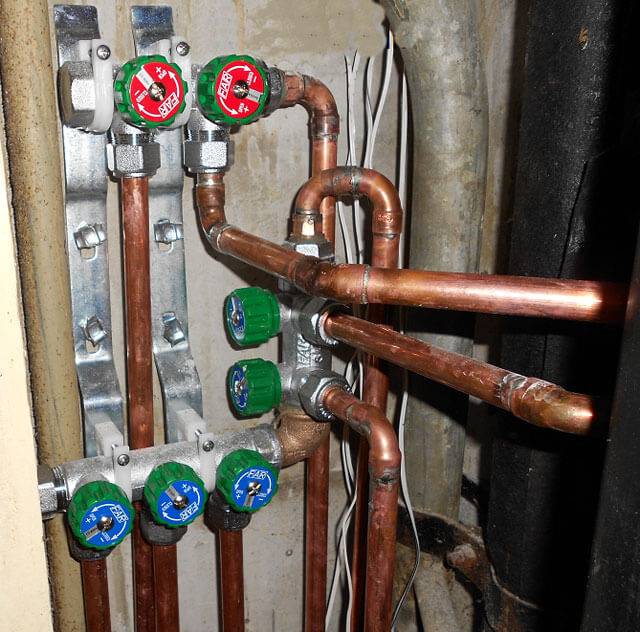 Quel tuyau choisir pour l'approvisionnement en eau: nous comprenons quels tuyaux sont les meilleurs et pourquoi