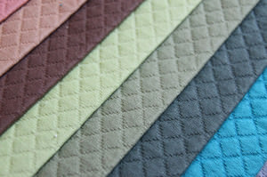 7 façons de plier soigneusement le couvre-lit hors du lit la nuit