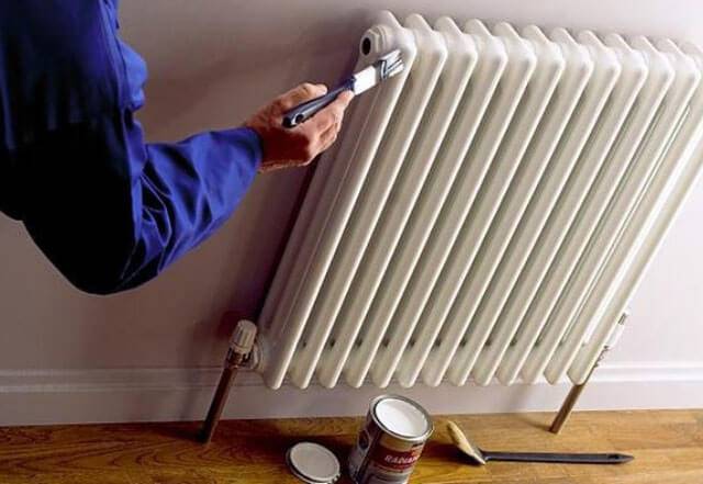 À quelles normes la qualité de la peinture des tuyaux de chauffage dans un appartement doit-elle répondre?