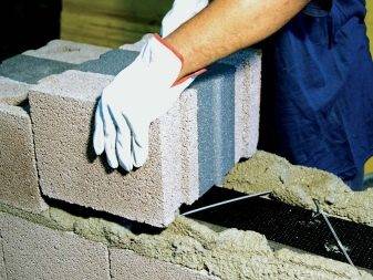 Comment bien isoler un toit mansardé