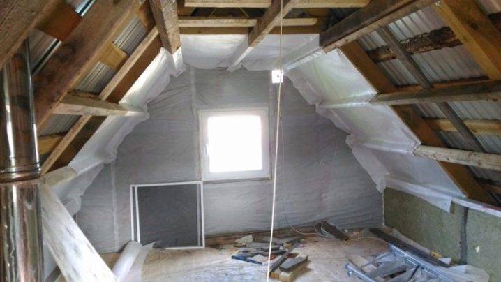 Isolation du plafond d'une maison à toit froid : types d'appareils de chauffage efficaces + instructions d'installation