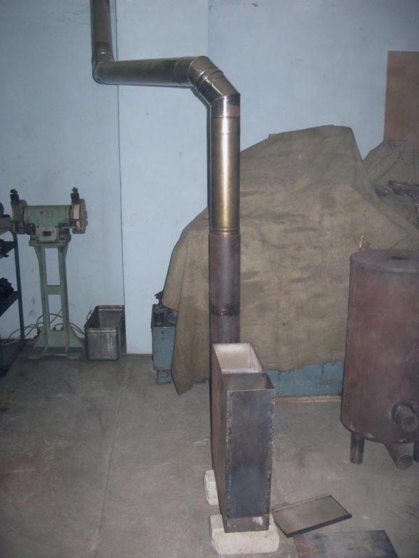 Comment faire la bonne cheminée pour un poêle à ventre de vos propres mains: instructions étape par étape