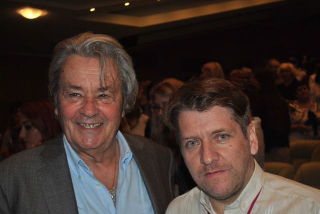 Une comparaison intéressante : les stars russes sur scène et à la maison