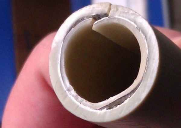 5 inconvénients graves des tuyaux en plastique pour l'approvisionnement en eau et le chauffage