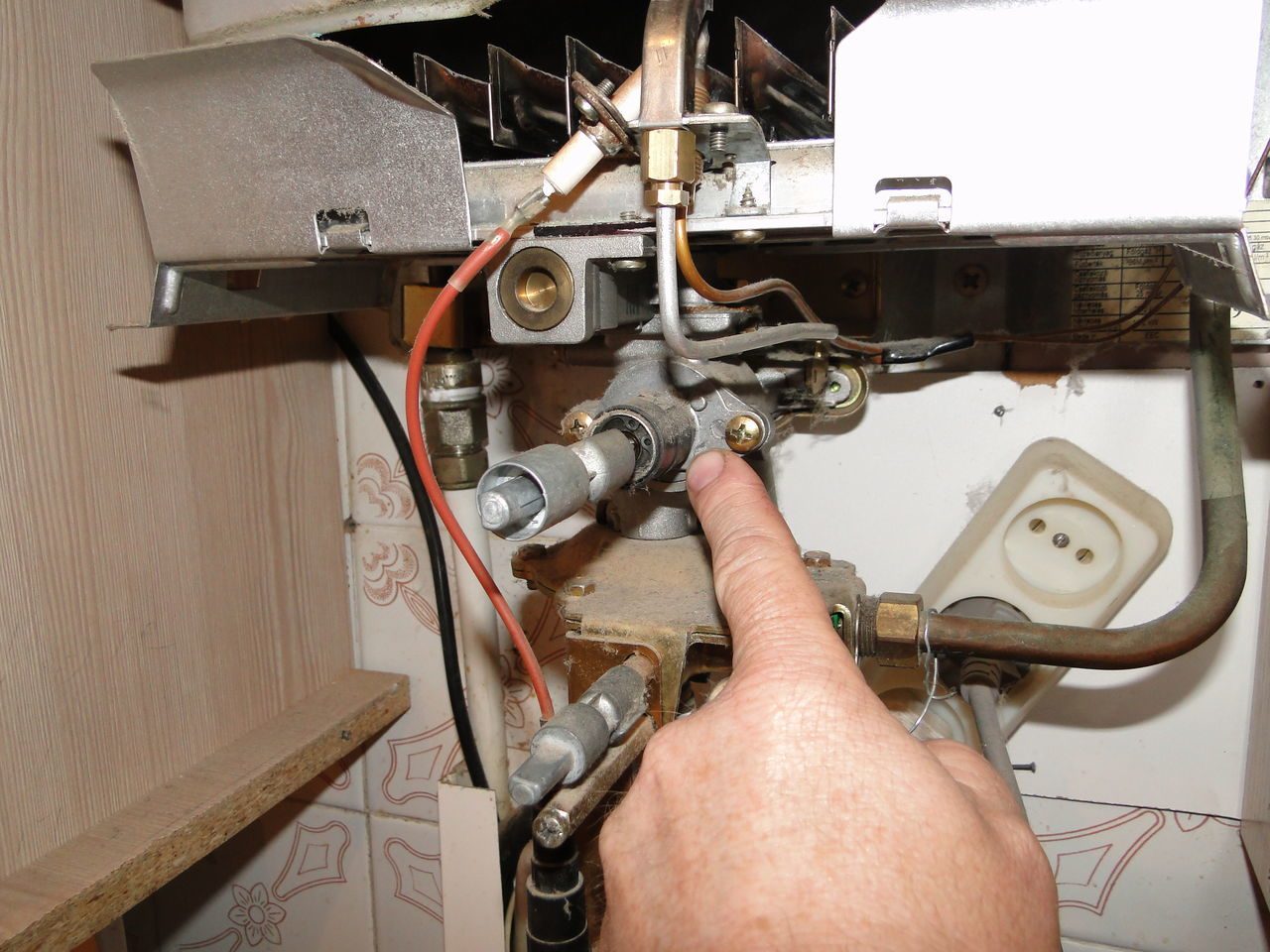 Réparation de colonne de gaz à faire soi-même. dysfonctionnements de geyser