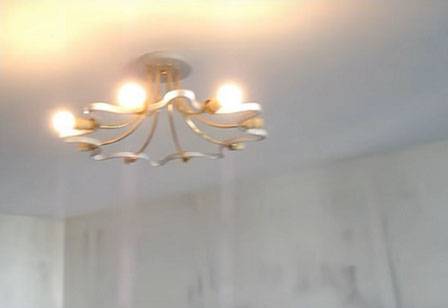 Comment insonoriser le plafond d'un appartement sous plafond tendu