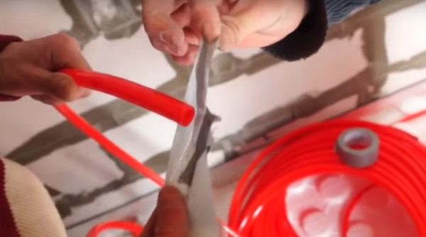 Plancher d'eau chaude dans une maison privée: schémas, règles de l'appareil + instructions d'installation