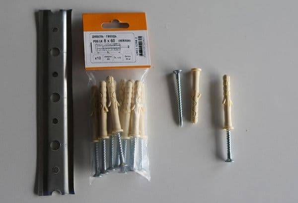 3 façons de réparer une cheville qui tombe du mur