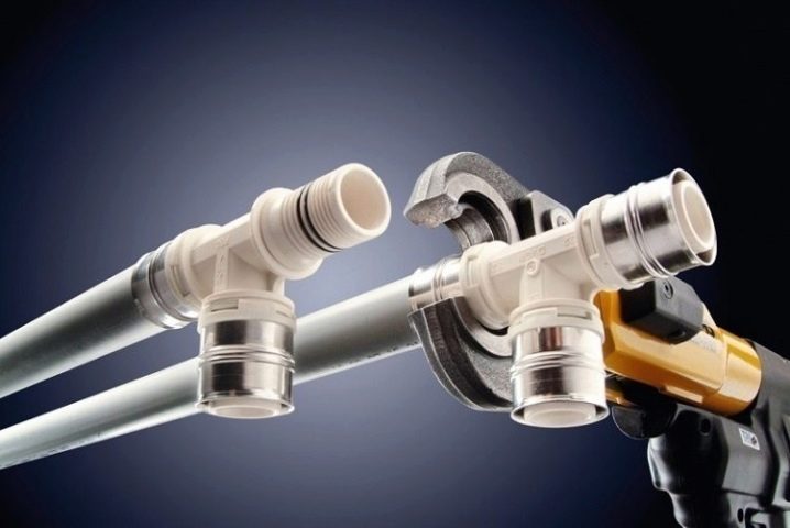 Raccords pour tubes en acier : types, classification, marquage et exemples d'installation