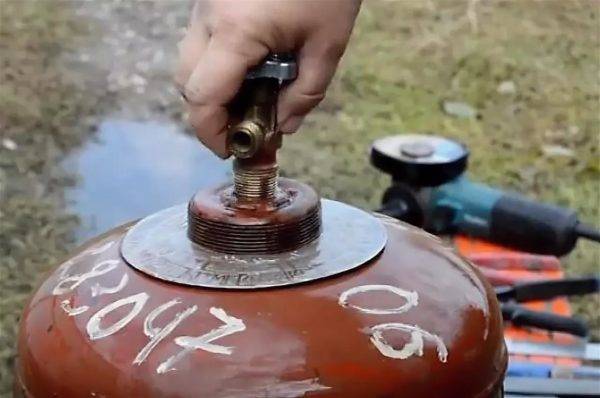 Comment démonter une bouteille de gaz : instructions étape par étape + précautions