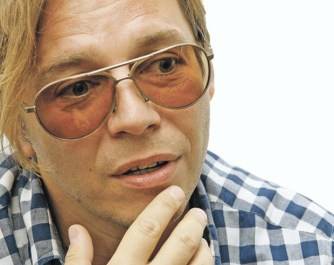 Une comparaison intéressante : les stars russes sur scène et à la maison