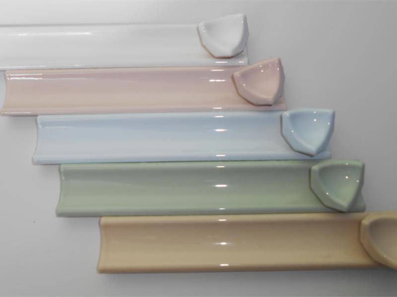 Comment coller une bordure sur une baignoire : analyse des règles de pose + notice de pose