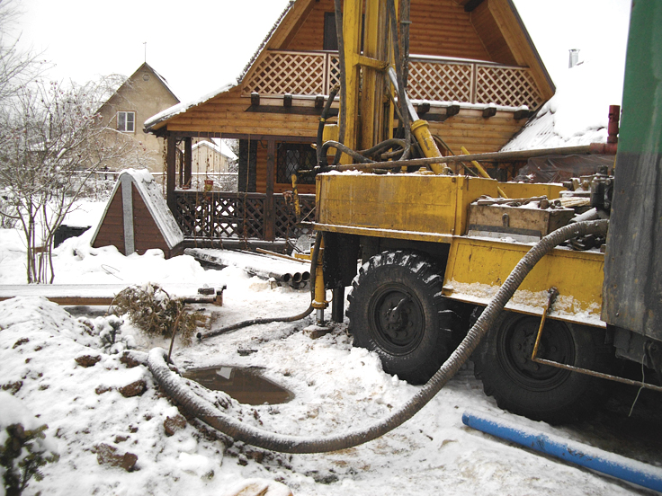 Comment pomper correctement un puits: méthodes de pompage après forage et pendant l'exploitation