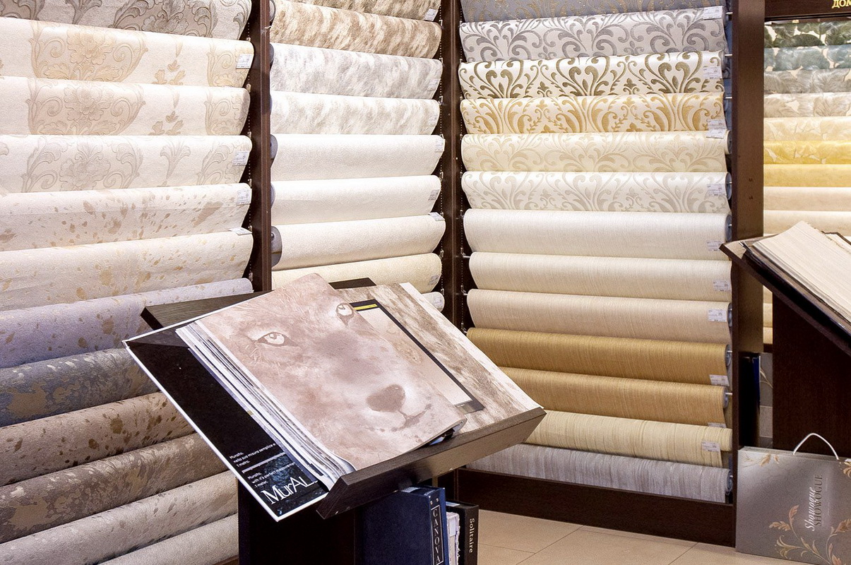 Ce que vous devez savoir sur le papier peint intissé : types, caractéristiques des matériaux, nuances d'installation