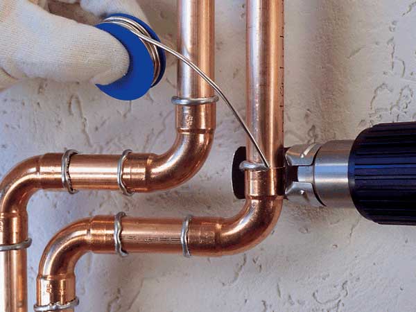 Comment souder des tuyaux en cuivre