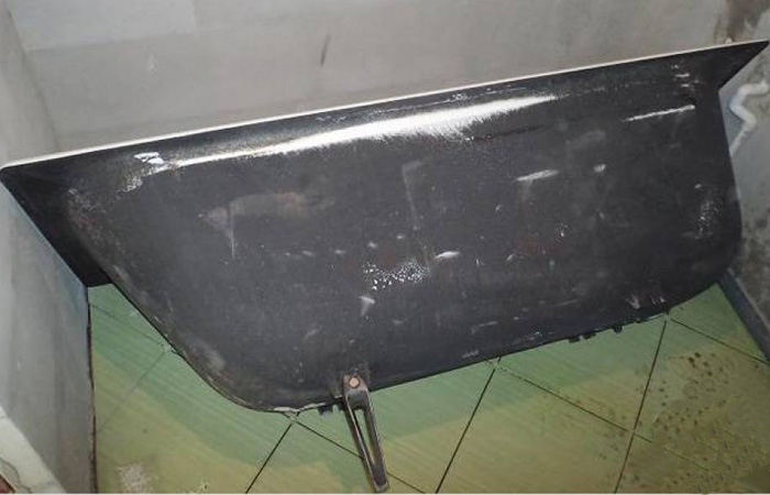 Les principales étapes de l'installation d'une baignoire de vos propres mains: options acrylique, fonte et acier