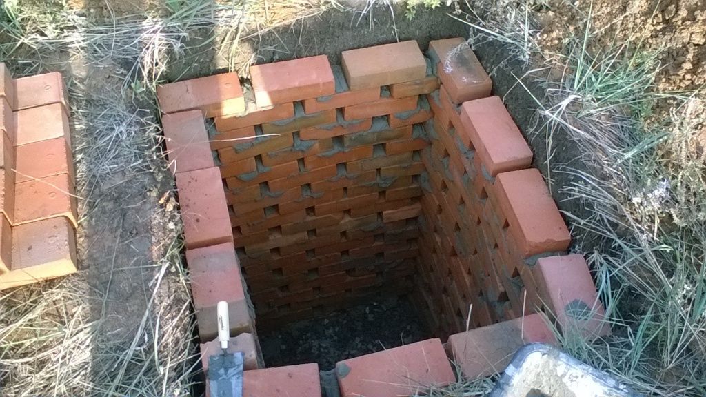 Puisard d'anneaux en béton dans une maison privée