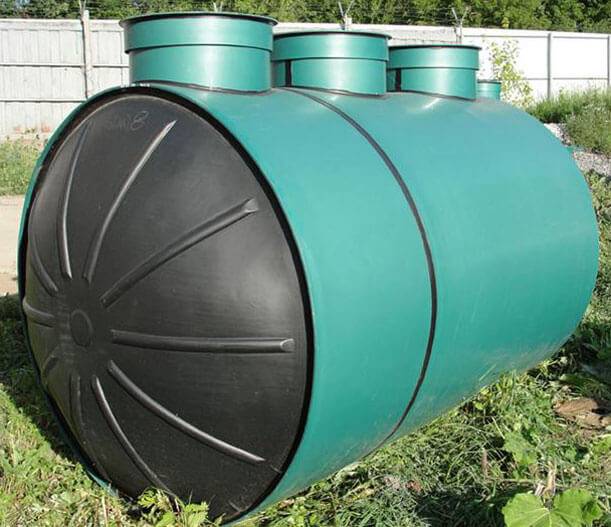 Comment un cloaque avec trop-plein est aménagé: schémas et technologie de construction