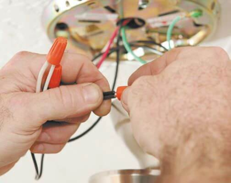 Installation de spots au plafond : instructions d'installation + conseils d'experts