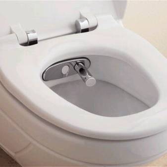 Aperçu comparatif du couvercle du bidet, de la tête du bidet et de la fixation du bidet et de leur connexion