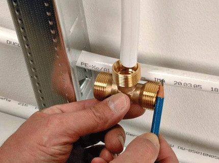 Comment choisir une pince à sertir pour tuyaux métal-plastique - nous analysons les critères de choix d'un outil