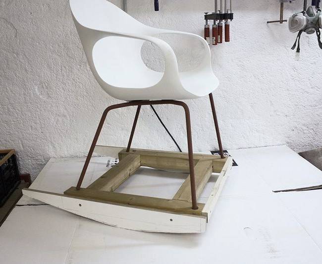 Chaise à bascule en bois à faire soi-même: idées de photos, dessins + instructions étape par étape