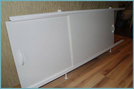 Comment faire un écran de salle de bain fonctionnel avec des étagères