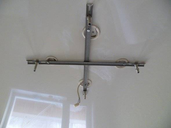 Éclairage dans la salle de bain: organiser l'éclairage LED de vos propres mains