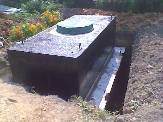 Comment faire une fosse septique à partir d'anneaux de vos propres mains: instructions étape par étape