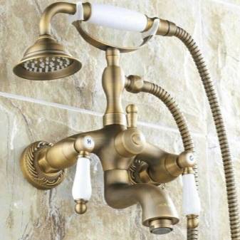 Comment installer indépendamment un robinet encastré (dans le mur)?