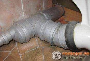 Installation d'ondulations pour les toilettes: comment tout faire correctement et en toute sécurité?