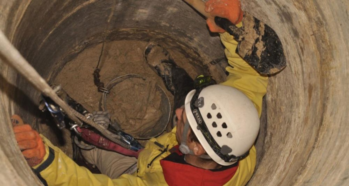 Réparation de puits à faire soi-même: façons de réparer des puits en bois et en béton