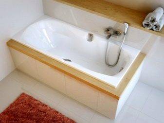Baignoires assises pour petites salles de bain : types, appareil + comment choisir la bonne