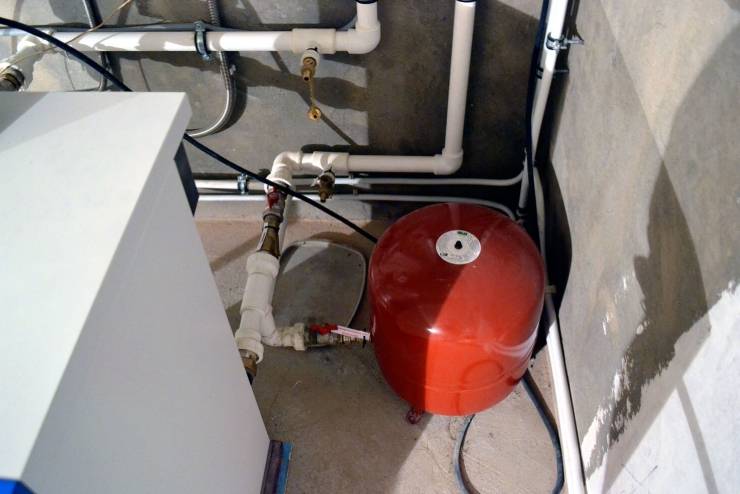 Comment un accumulateur hydraulique est agencé et fonctionne