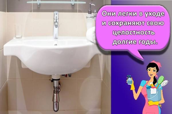 Installation d'un lavabo dans une salle de bain en utilisant une conception en porte-à-faux comme exemple