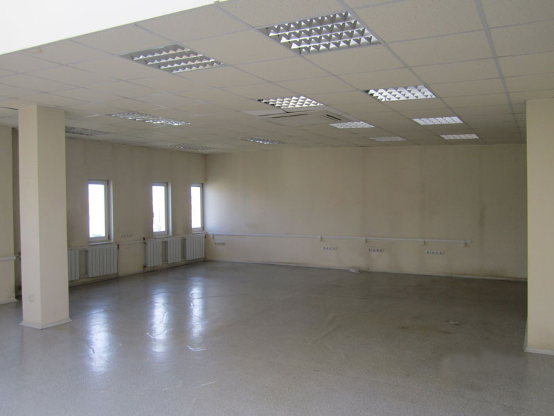 Locaux non résidentiels dans un immeuble à appartements : peuvent-ils être intégrés, quelles sont les exigences, et quelle est la procédure d'utilisation et d'entretien ?