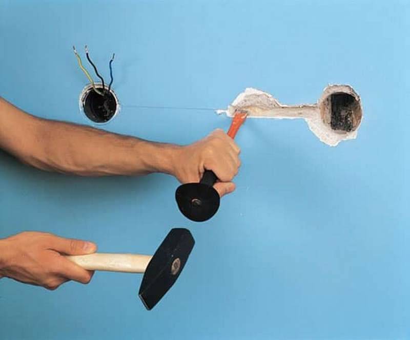 Comment et avec quoi abandonner les murs pour le câblage: briefing sur les travaux de construction